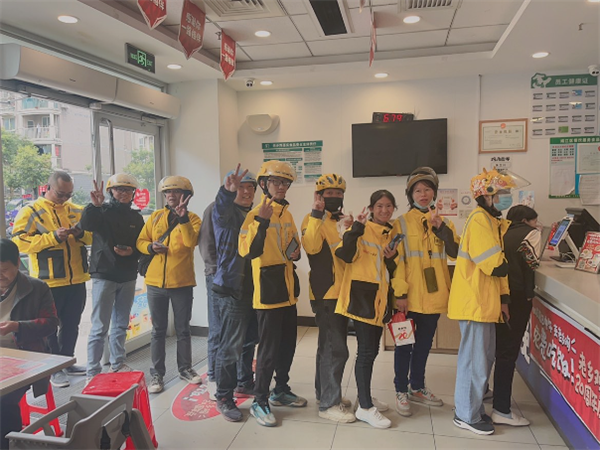 請全國人民免費吃飯 老鄉(xiāng)雞還真不把老鄉(xiāng)當外人