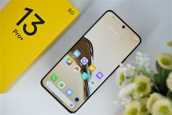 首發(fā)全新索尼超光影潛望長焦！真我13 Pro+圖賞