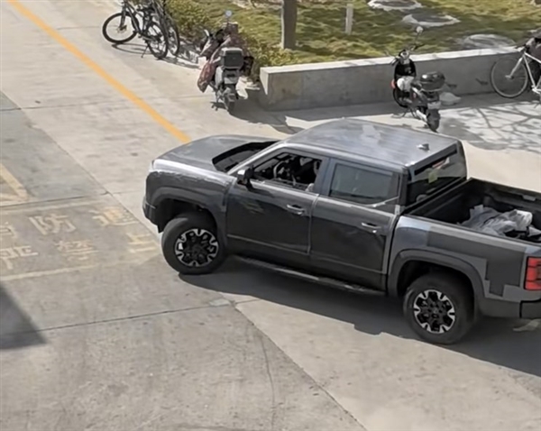 長(zhǎng)城大敵再臨！比亞迪皮卡低偽實(shí)車曝光：方正硬朗美系范兒十足