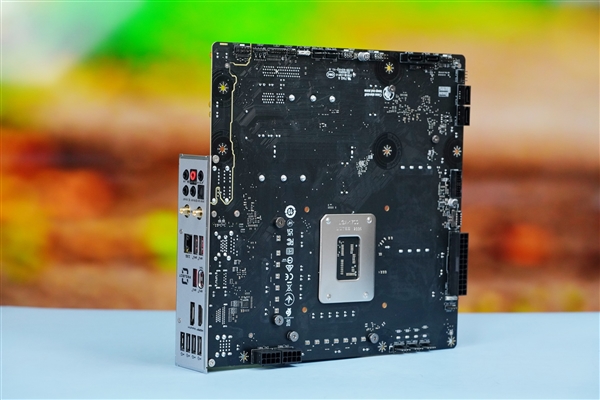 線纜統(tǒng)統(tǒng)藏背后！微星B760M背插主板圖賞