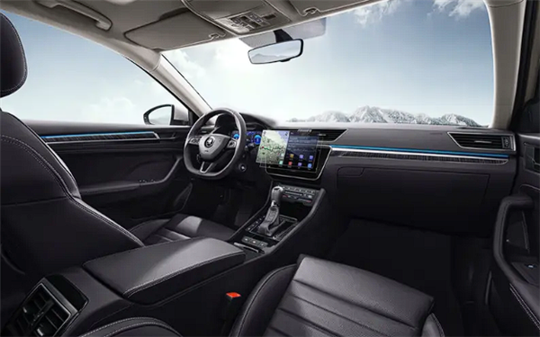 大眾太狠了！斯柯達速派尊享版官降：13.19萬買德系掀背中型車