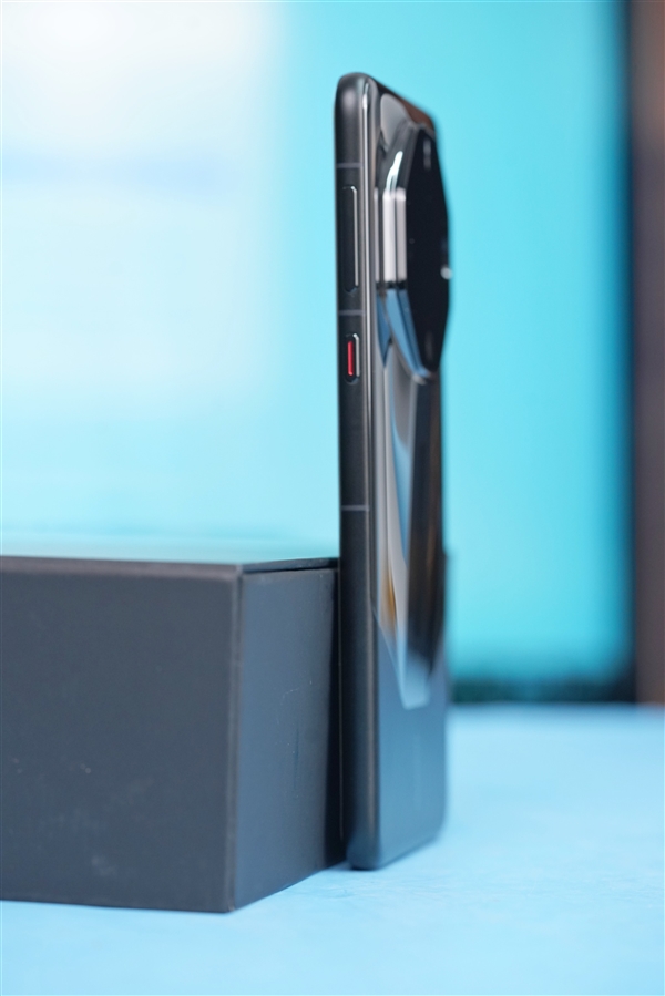 華為最頂級直板旗艦手機！華為Mate 60 RS非凡大師圖賞