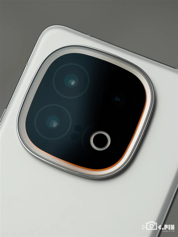 起售價(jià)不變 iQOO把標(biāo)準(zhǔn)版升級(jí)成了Pro