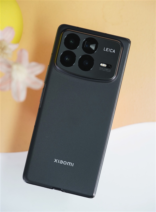 僅226g輕薄大折疊！小米MIX Fold 4圖賞