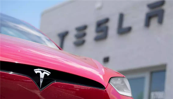 特斯拉漏洞被發(fā)現(xiàn)：破解后可免費(fèi)解鎖FSD、后排座椅加熱