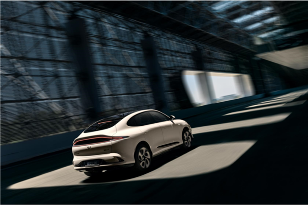 爆卷小鵬G6 智己LS6把“我想紅”寫臉上了