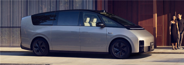 理想MEGA預(yù)訂權(quán)益公布！免費升級20kW充電樁、6000度超充電二選一