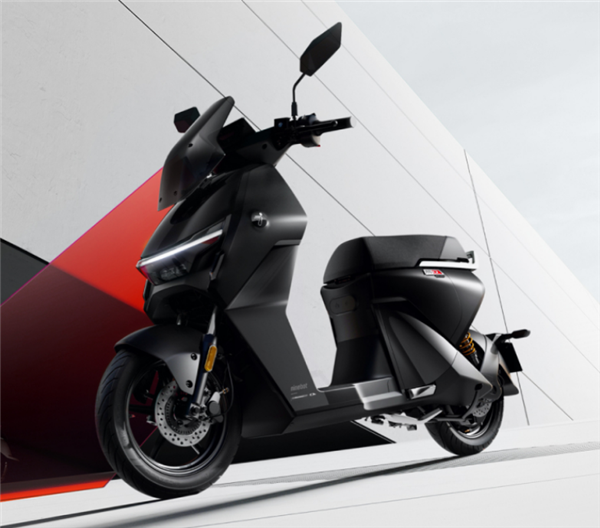 續(xù)航105公里 九號(hào)獵戶(hù)座新款電摩發(fā)布：定制無(wú)刷電機(jī)能跑70km/h