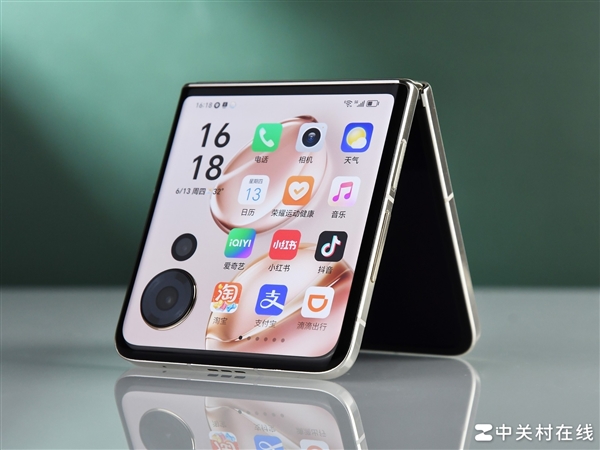 榮耀開啟小折疊全面屏?xí)r代！榮耀Magic V Flip上手