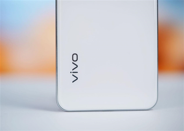 185g機(jī)身塞下6500mAh大電池！vivo S20圖賞
