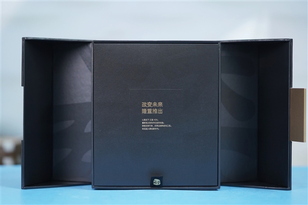 15999元輕薄大折疊旗艦！三星W24圖賞