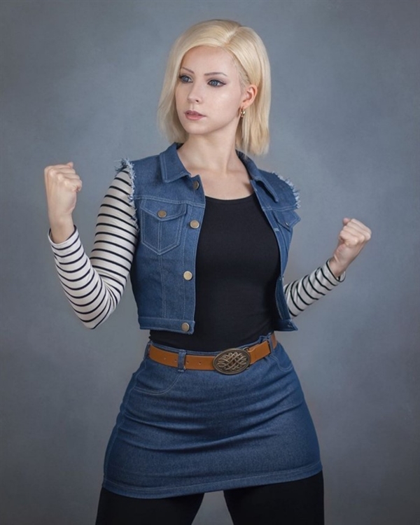 匈牙利美女Cos《街霸》嘉米：身材豐滿 腹肌吸睛