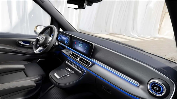 終于坐不住了！奔馳V級(jí)正式曝光 競(jìng)爭(zhēng)國產(chǎn)MPV市場(chǎng)