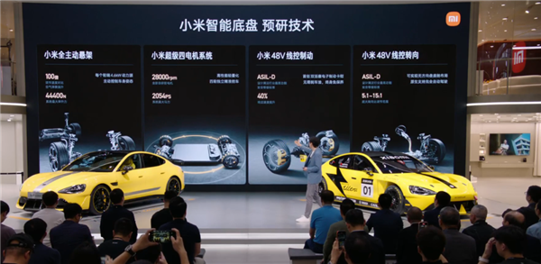 沒(méi)想到 廣州車(chē)展上 大家還是追著雷軍跑