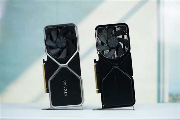 徹底“黑化”！NVIDIA公版RTX 4070 SUPER圖賞