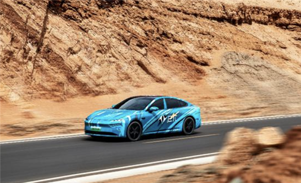 對標比亞迪漢 東風(fēng)全新品牌eπ首車曝光 年底開啟預(yù)售