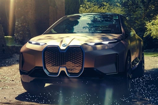 電車被“罵慘” 寶馬接“私活”