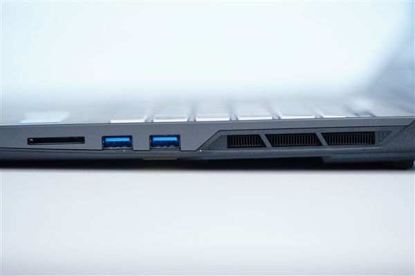 RTX 4070加持！機械革命新極光Pro 2024游戲本圖賞