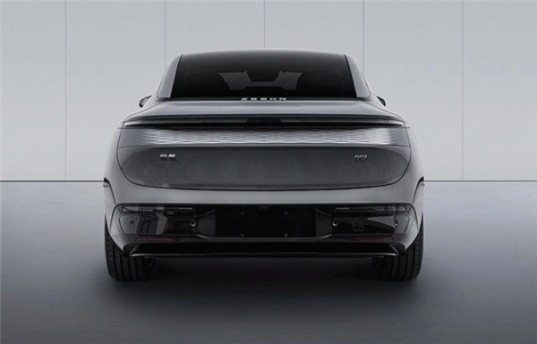 軸距近3米 定位中型轎車：極氪007最新“證件照”曝光