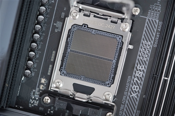 AI自動超頻！技嘉X870E AORUS MASTER超級雕主板圖賞