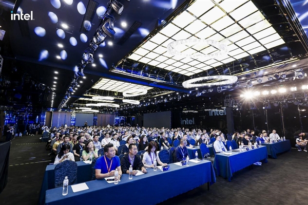 強者恒強 K睿全場 銘瑄出席2024 英特爾零售渠道合作伙伴會議暨618動員大會