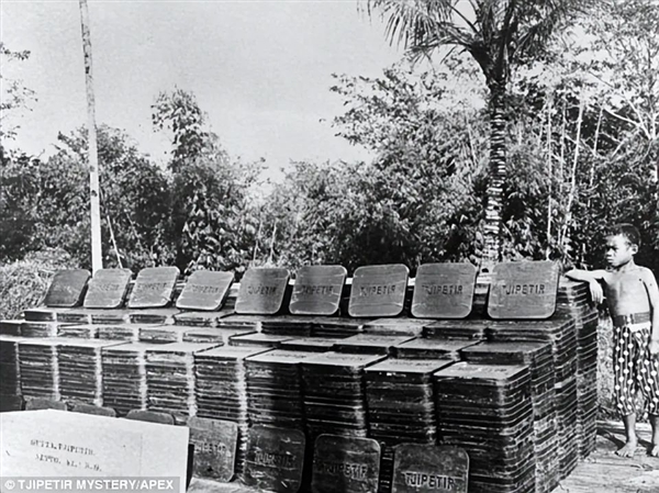 多國(guó)海灘頻現(xiàn)神秘方塊 一模一樣還有字：有人猜來自泰坦尼克號(hào)