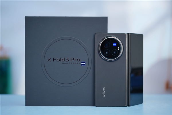 比iPhone 15 Pro Max還輕薄！vivo X Fold 3 Pro圖賞