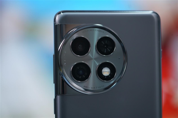 《原神》玩家種草！一加Ace2 Pro原神派蒙主題禮盒圖賞