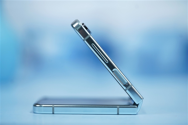 性能最強(qiáng)小折疊屏！三星Galaxy Z Flip5圖賞