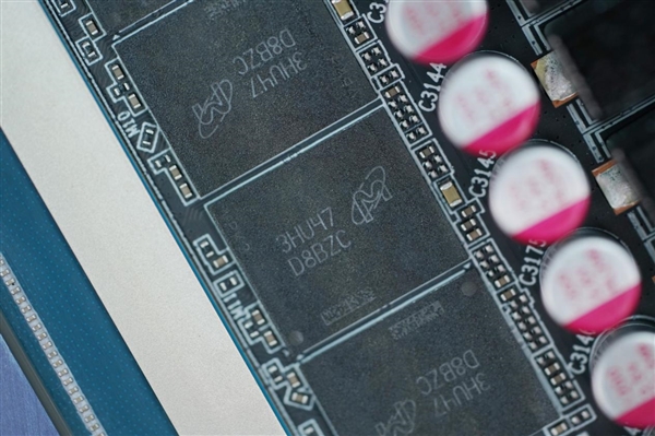 地表最強(qiáng)RTX 4090！索泰RTX 4090 PGF顯卡圖賞