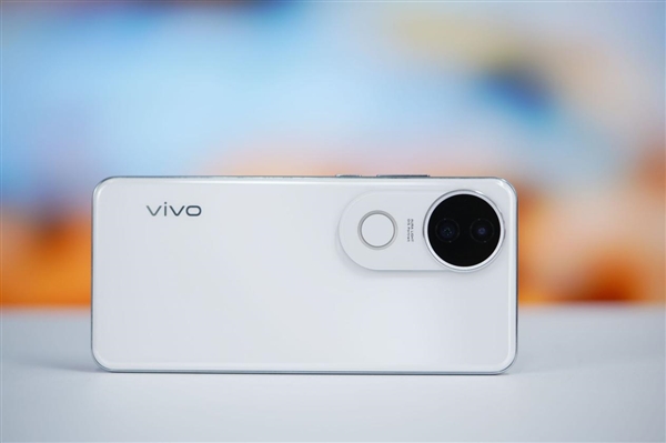 185g機(jī)身塞下6500mAh大電池！vivo S20圖賞