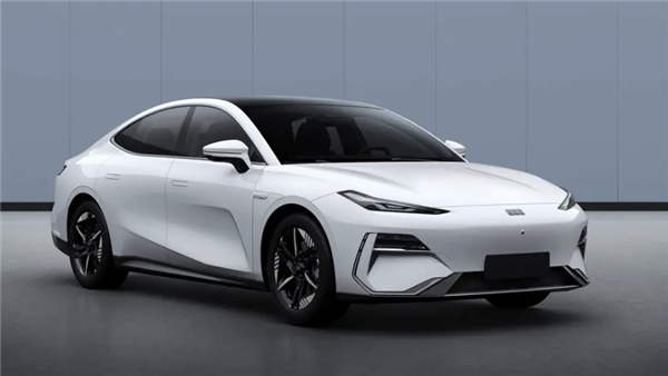 比亞迪漢最強(qiáng)對(duì)手！45英寸8K大屏 吉利銀河E8內(nèi)飾曝光