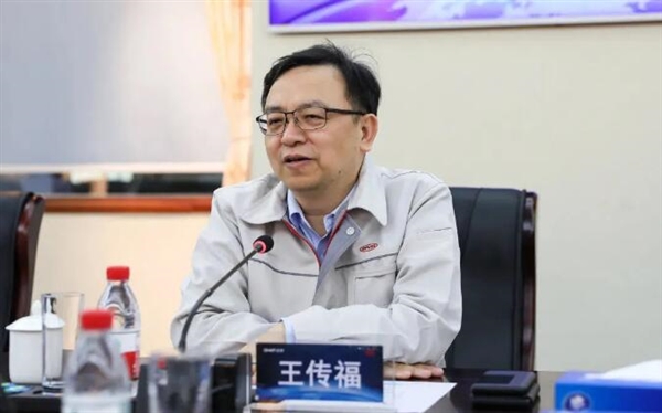 數(shù)度哽咽 王傳福首次展示脆弱 比亞迪終成一哥