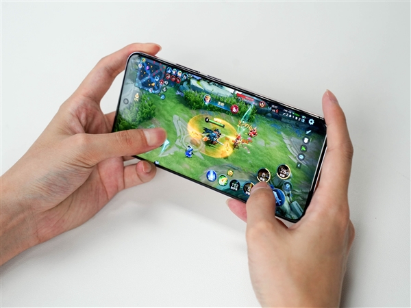 最輕薄的等深四曲屏手機(jī)！一文看懂OPPO Reno12標(biāo)準(zhǔn)版和Pro版的區(qū)別