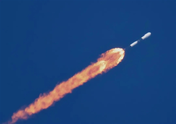 SpaceX 5小時(shí)內(nèi)兩次發(fā)射星鏈:總數(shù)逼近6000顆(圖2) SpaceX 5小時(shí)內(nèi)兩次發(fā)射星鏈:總數(shù)逼近6000顆