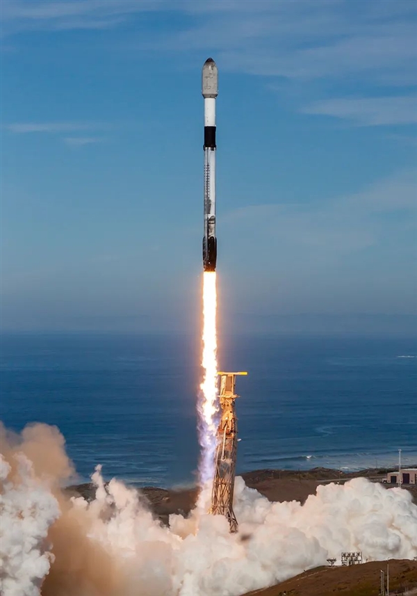SpaceX 12手獵鷹9號火箭發(fā)射：一箭113星！