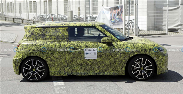 寶馬長(zhǎng)城共同打造！全新純電MINI實(shí)車(chē)諜照曝光：這顏值男女通吃