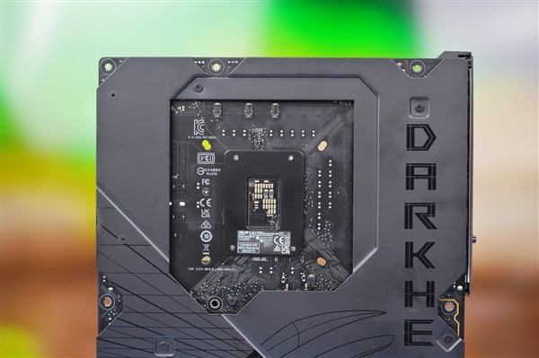 支持14代酷睿！ROG MAXIMUS Z790 DARK HERO主板圖賞