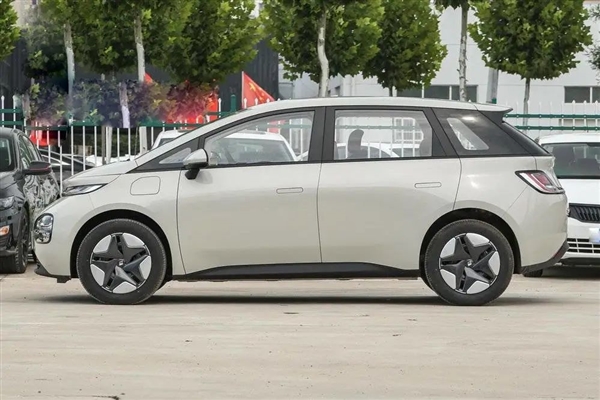 如何忽悠中國人買國產(chǎn)越野車？