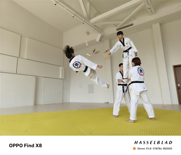 敢自稱抓拍神器？OPPO Find X8無(wú)影抓拍實(shí)測(cè)