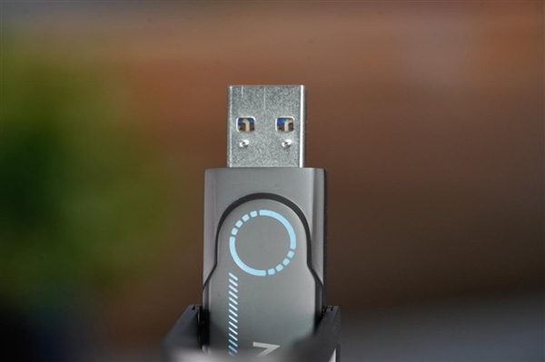 狂飆支持1000MB/s！朗科US9高速固態(tài)U盤圖賞