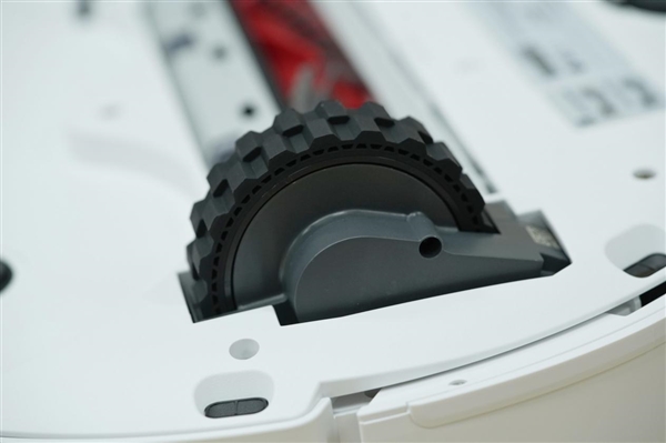 徹底解決毛發(fā)纏繞困擾！石頭P20 Pro掃拖機器人圖賞