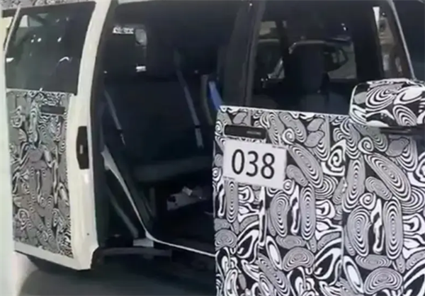 并未搭載前排側(cè)滑門！極氪CM2E最新諜照曝光