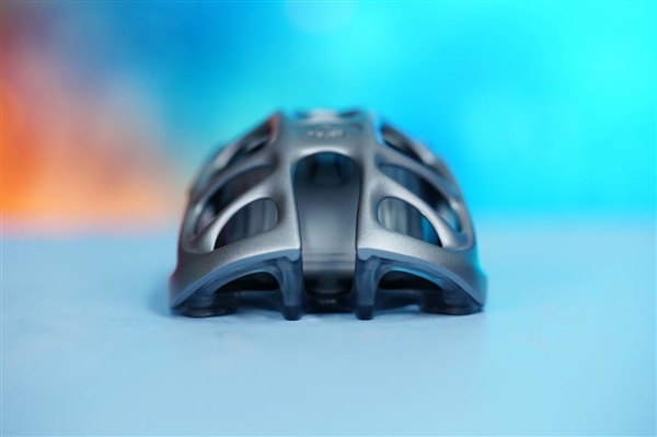 鏤空設(shè)計很科幻！重力星球破繭三模游戲鼠標圖賞