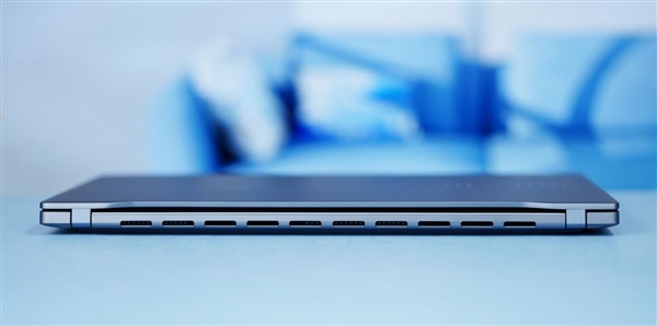 2.8K OLED高刷屏！華碩無畏Pro15 2024高能AI超輕薄本圖賞