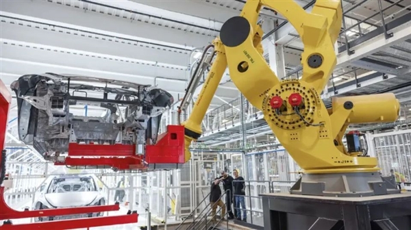 馬斯克開個(gè)會(huì) 到賬2000多個(gè)億