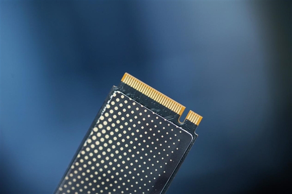 疾速6300MB/s！佰維NV7200固態(tài)硬盤(pán)圖賞