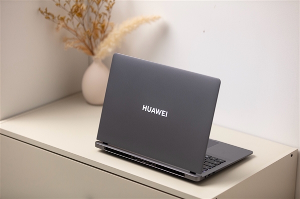 引領(lǐng)輕薄本性能進入百瓦時代！華為MateBook GT 14今日開售