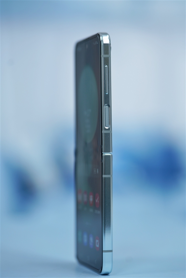 性能最強(qiáng)小折疊屏！三星Galaxy Z Flip5圖賞