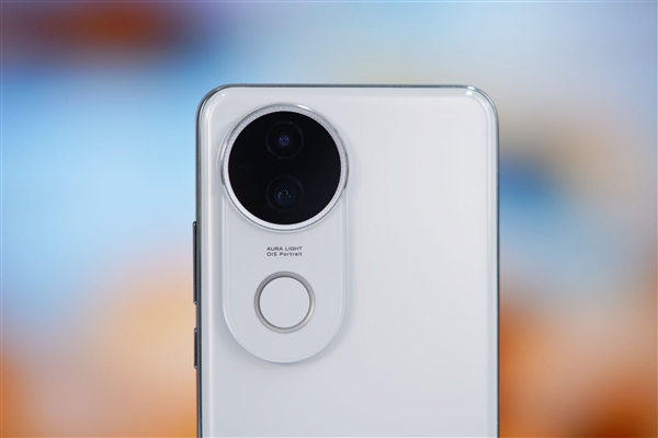 185g機(jī)身塞下6500mAh大電池！vivo S20圖賞